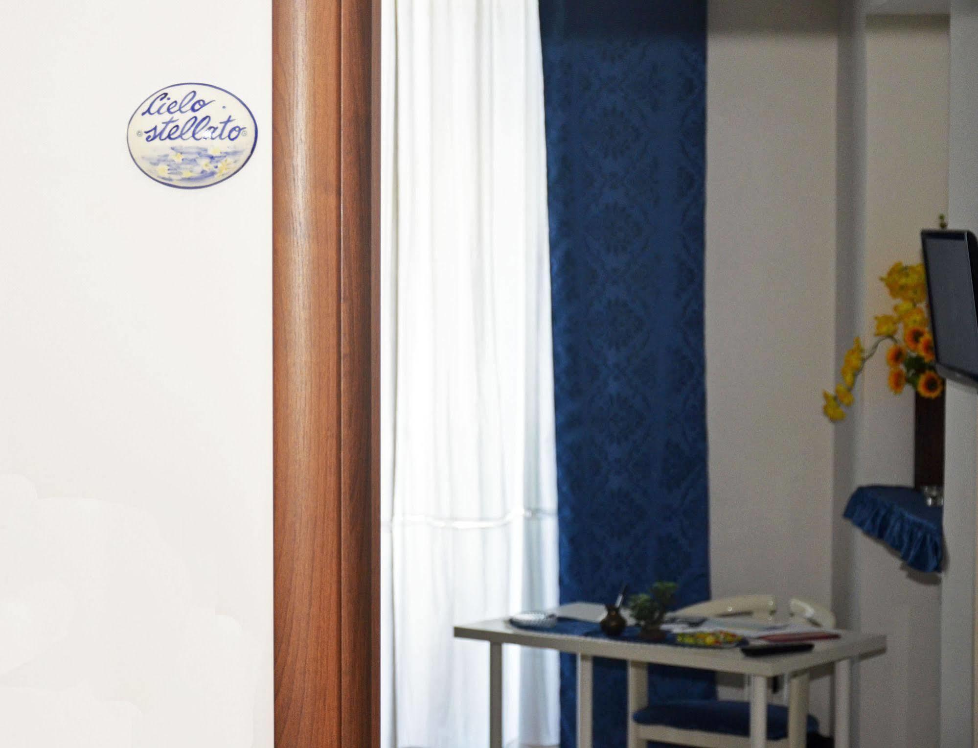 Bed & Breakfast A Castel Capuano Napels Buitenkant foto