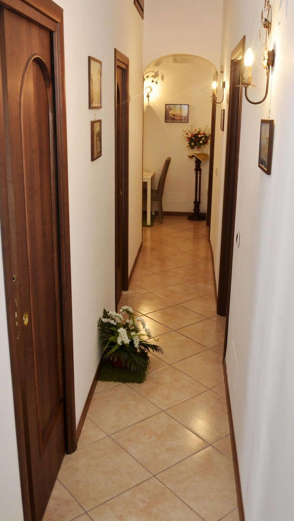 Bed & Breakfast A Castel Capuano Napels Buitenkant foto