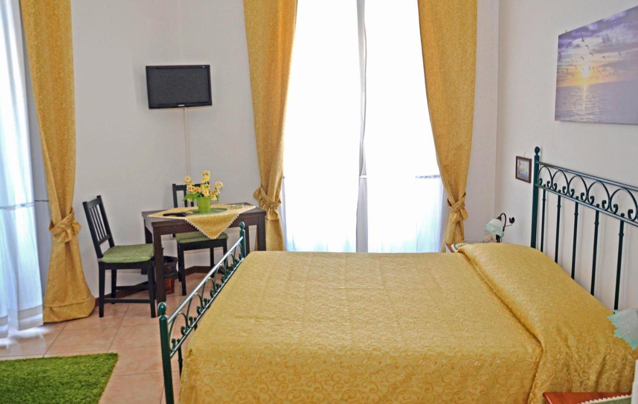 Bed & Breakfast A Castel Capuano Napels Buitenkant foto